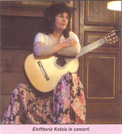 Eleftheria Kotzia in concert